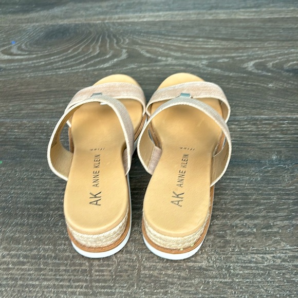 Anne Klein sandals size 8 - Picture 2 of 3